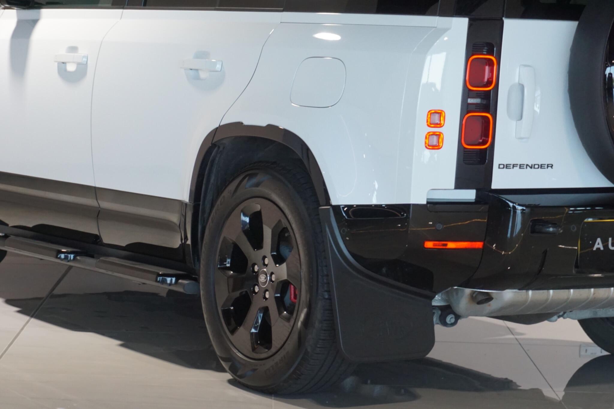 Land Rover Defender 110 2.0 P400e 15.4kWh X-Dynamic HSE SUV 5dr Petrol Plug-in Hybrid Auto 4WD Euro 6 (s/s) (404 ps)